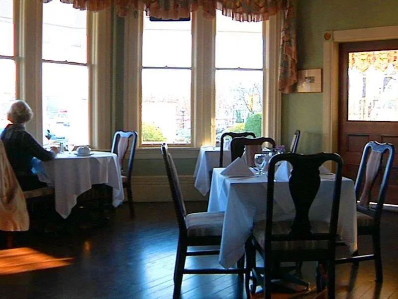 Huntingdon Hotel And Suites Victoria 3*,