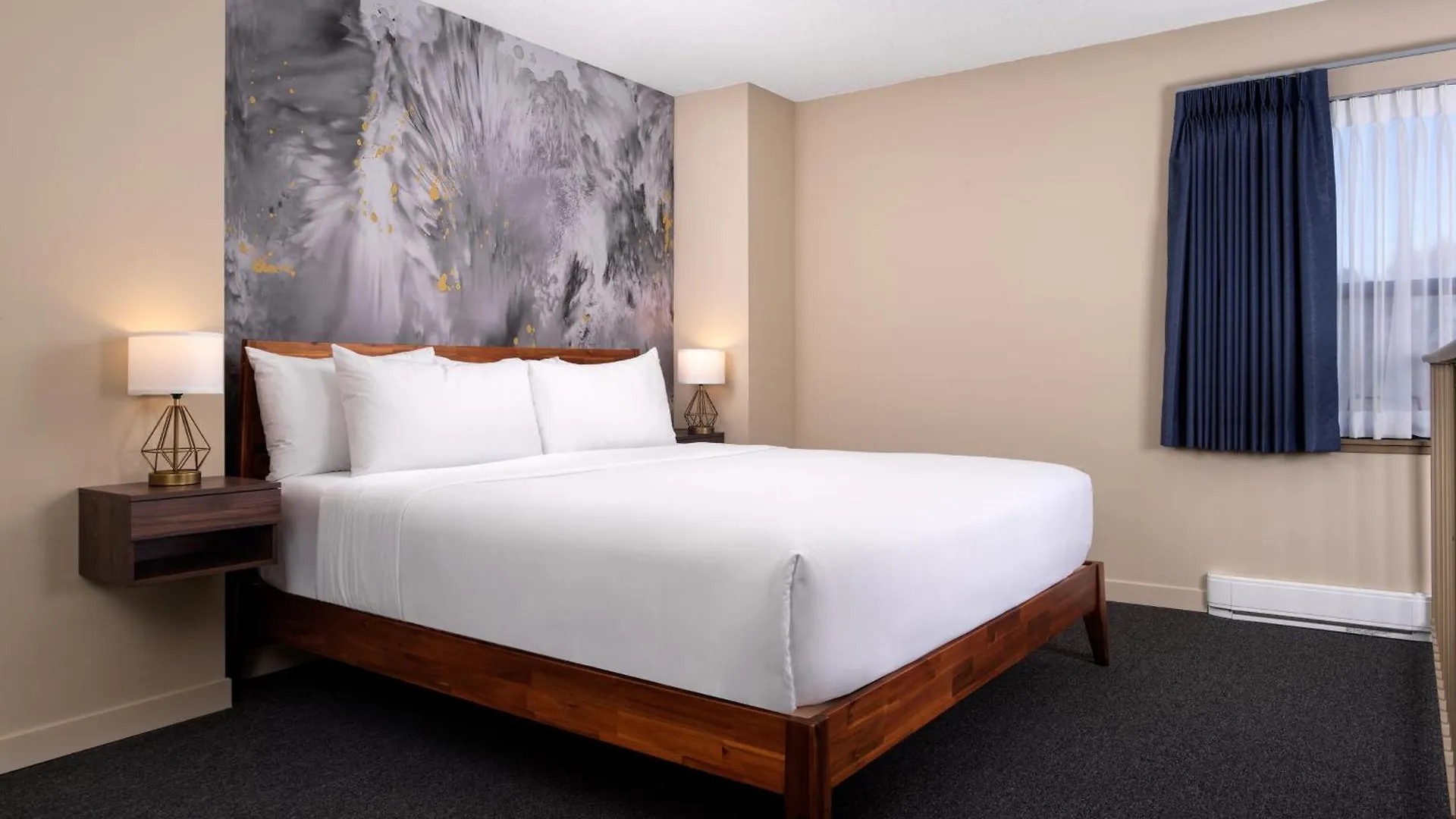 Huntingdon Hotel And Suites Victoria