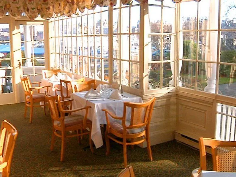 Huntingdon Hotel And Suites Victoria