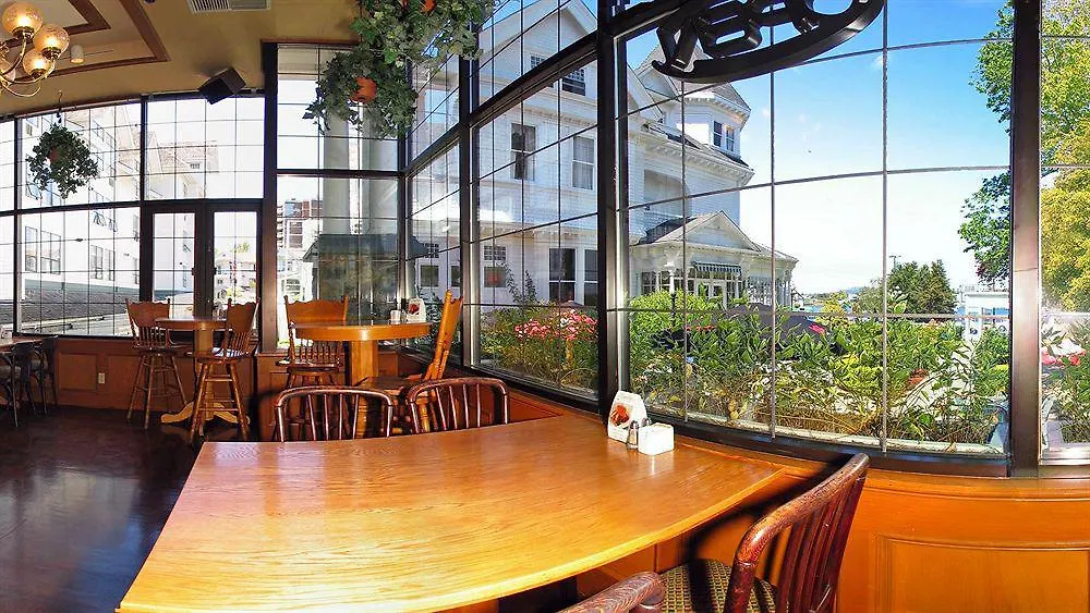 Huntingdon Hotel And Suites Victoria